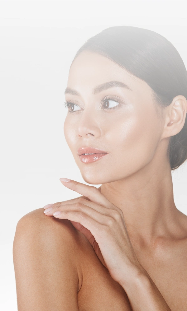 Associação de técnicas, dermocosméticos e tecnologia de última geração que quando combinadas promovem o rejuvescimento através do estímulo de produção de colágenos.